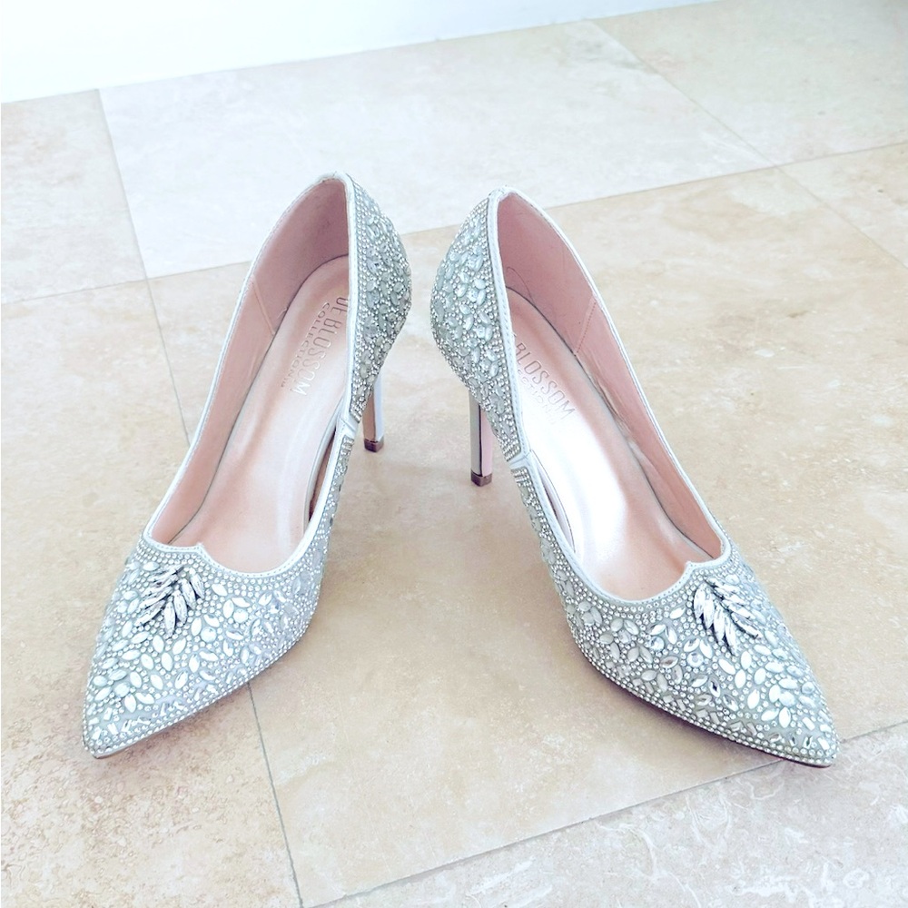 DEBLOSSOM Gorgeous Glam Sparkle Heeld -8M (Runs Small)